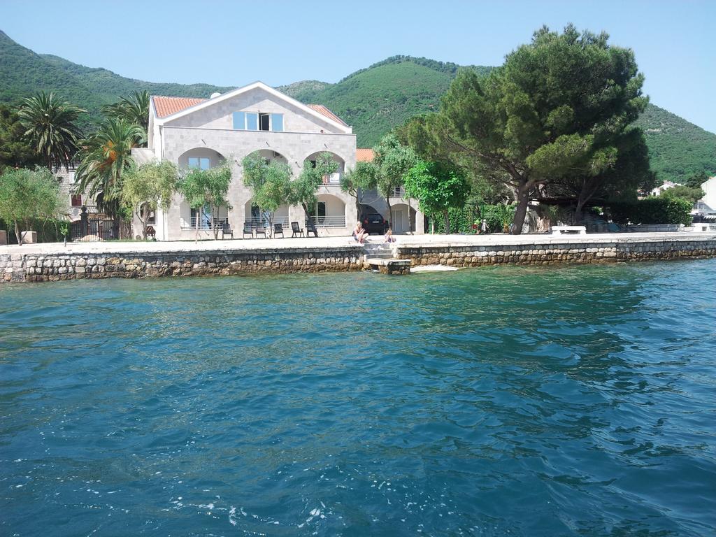 Apartments Villa Danilovic Херцег Нови Екстериор снимка